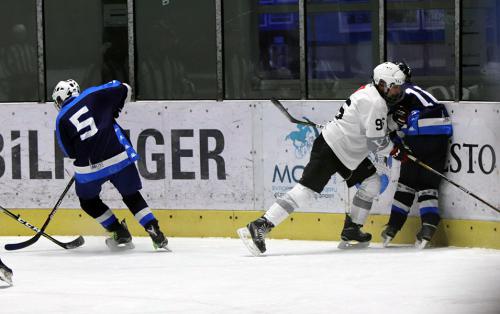 HC Most vs. EHA: #95 S. Golja fighting for the puck