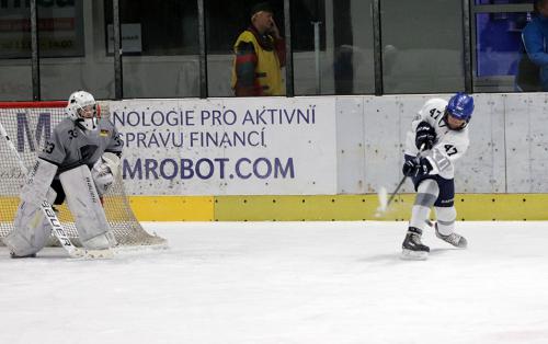 HC Most vs. EHA: Asp. Gal Smolej sending the puck away from the zone