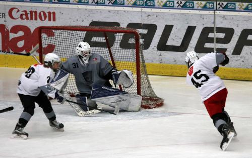 #20 Tobias Ebener, #45 Lucas Bach and #31 Kristers Steinbergs
